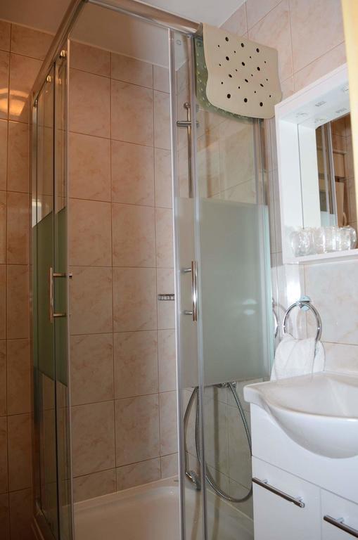 Apartments Villa Split คราพินสเก ทอปลิตเซ ภายนอก รูปภาพ